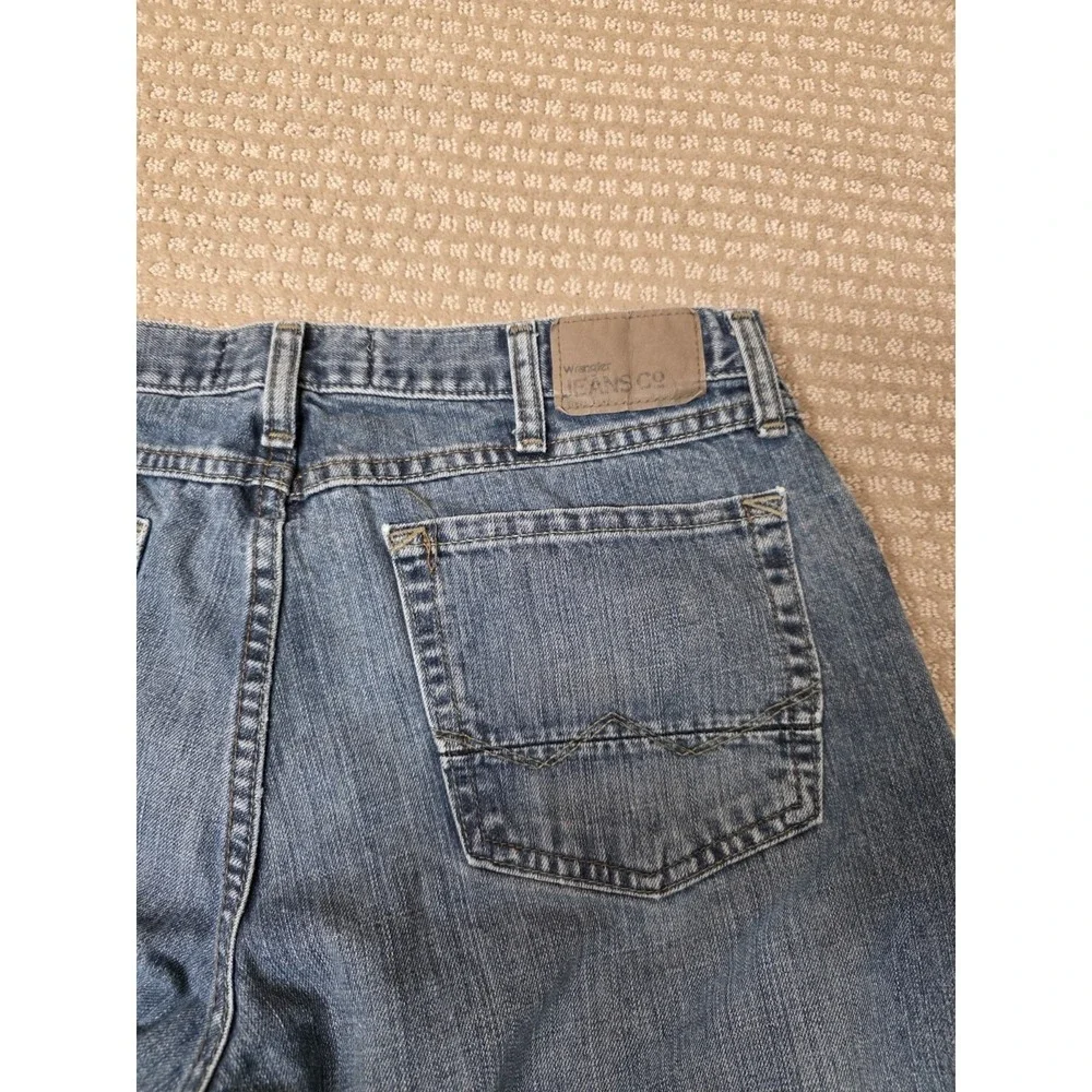 Wrangler Jeans Men's Size 33 x 29.5 (Tag 34x30) Relaxed‎ Bootcut 98RNWYA